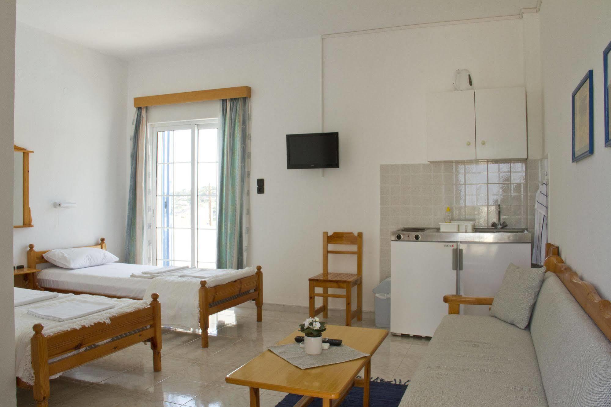 Blue Dolphin Studios And Apartment Vagia  Exteriér fotografie