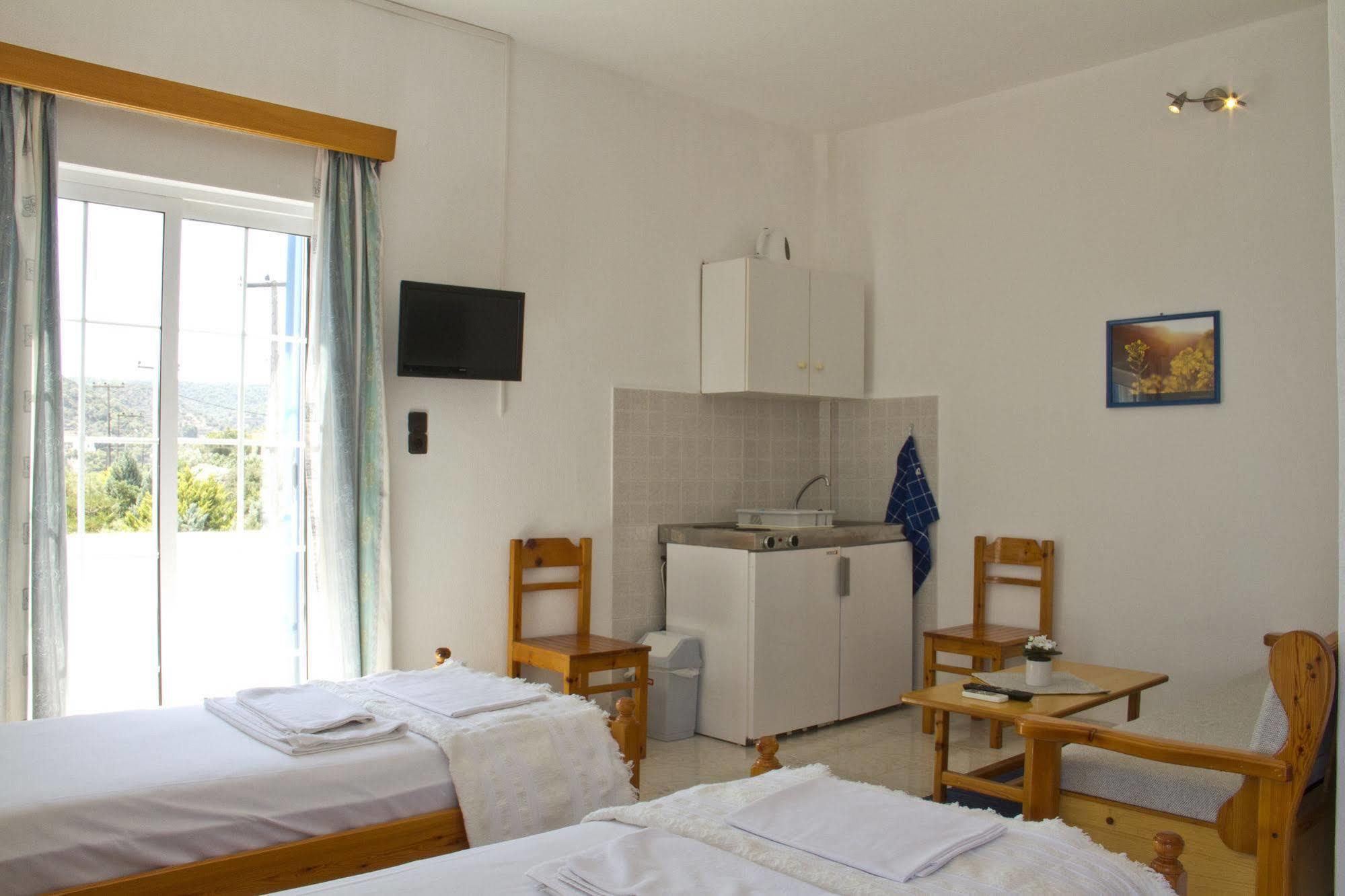 Blue Dolphin Studios And Apartment Vagia  Exteriér fotografie